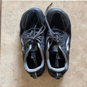 Altra Lone Peak - black
